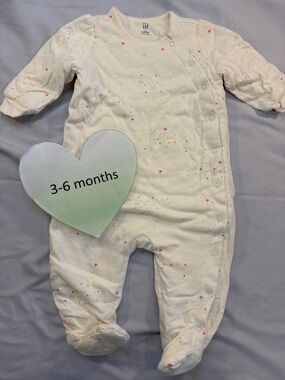 GAP Baby - Cream Insulated Footie Sleeper with snap closures/Romper